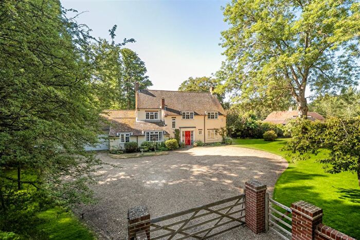 5 Bedroom Detached House For Sale In Fleet Hill, Finchampstead, Berkshire, RG40