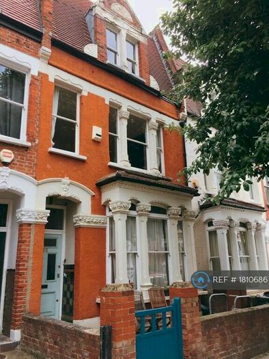 3 Bedroom Maisonette To Rent In Clissold Crescent, London, N16