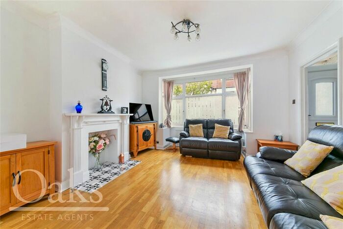 2 Bedroom End Of Terrace House To Rent In Meadvale Road, Addiscombe, Croydon, CR0