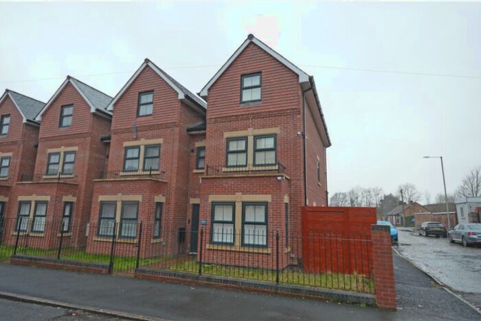 3 Bedroom Semi-Detached House To Rent In Richmond Street, Ashton-Under-Lyne, Greater Manchester, OL6