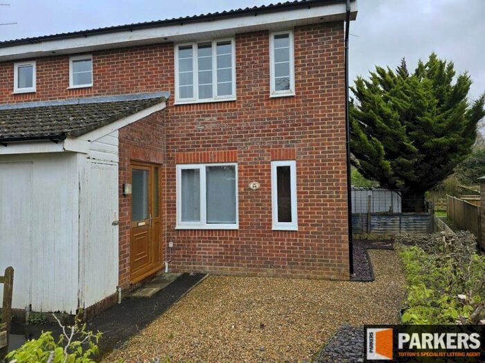 Flat To Rent In Durley Crescent, Totton, SO40