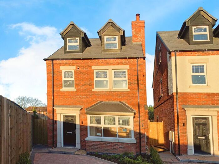 4 Bedroom Detached House For Sale In Bridge Road, Nottingham, NG8