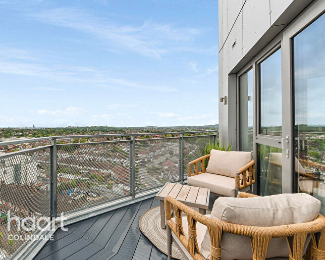 3 Bedroom Apartment For Sale In Burnt Oak Broadway, London, HA8
