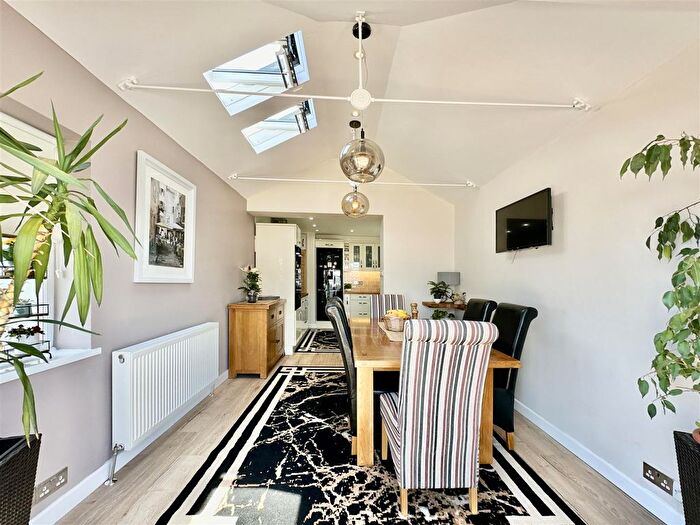 2 Bedroom Detached Bungalow For Sale In Lichfield Drive, Brixham, TQ5
