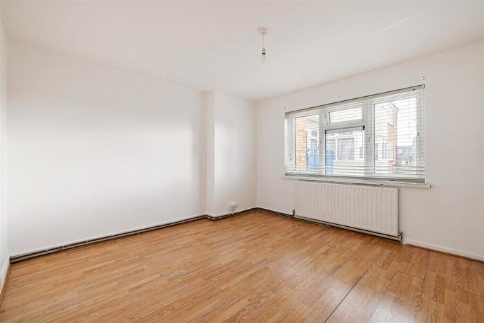 2 Bedroom Apartment To Rent In Mill Lane, Woodford Green, IG8
