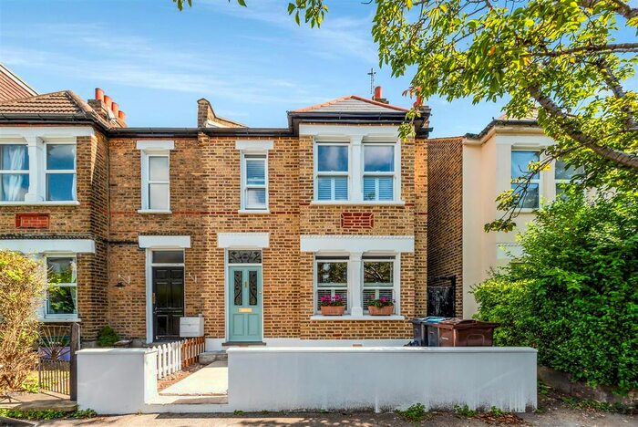 3 Bedroom Property To Rent In Bronson Road, London, SW20