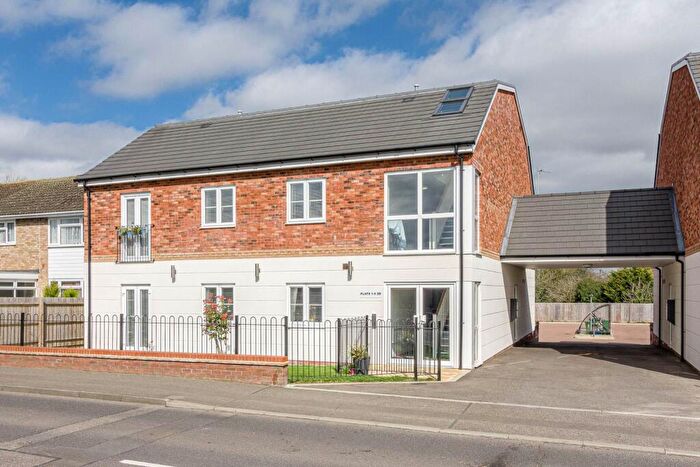 2 Bedroom Apartment For Sale In Westbury Lane, Newport Pagnell, MK16