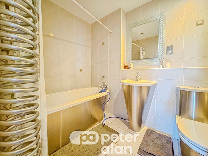 2 Bedroom Flat To Rent In Bute Terrace, Cardiff City Centre, Cardiff, CF10