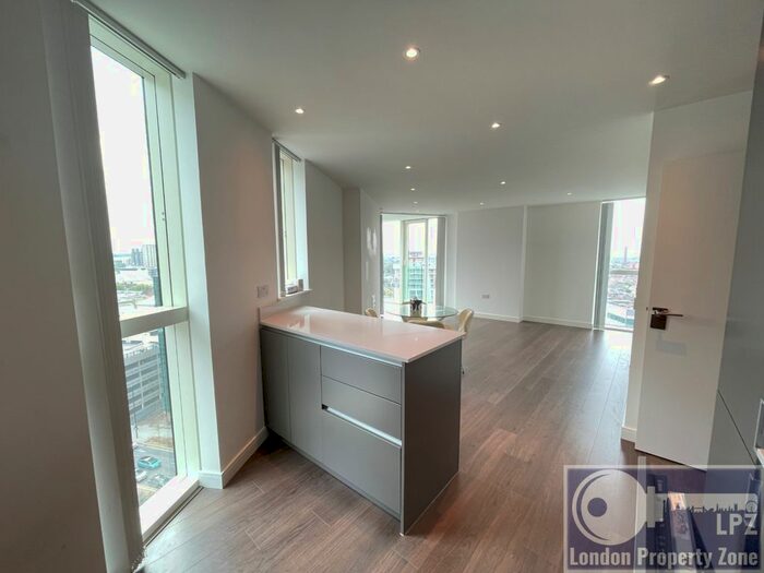 2 Bedroom Flat To Rent In Saffron Central Square, Croydon, CR0