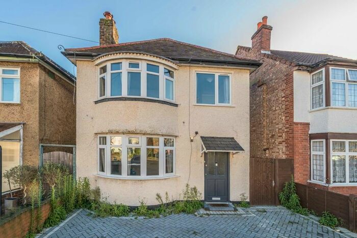 3 Bedroom Property To Rent In Cleveland Road, New Malden, KT3