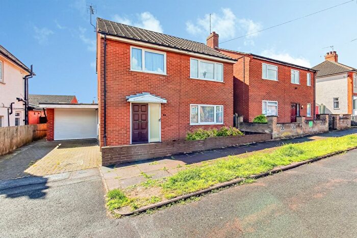 3 Bedroom Detached House For Sale In Masefield Road, Kettering, NN16