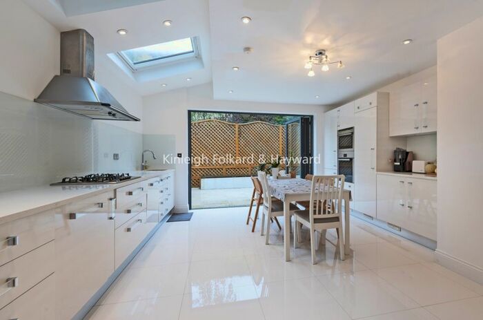 4 Bedroom Flat To Rent In Bulwer Street, London, W12