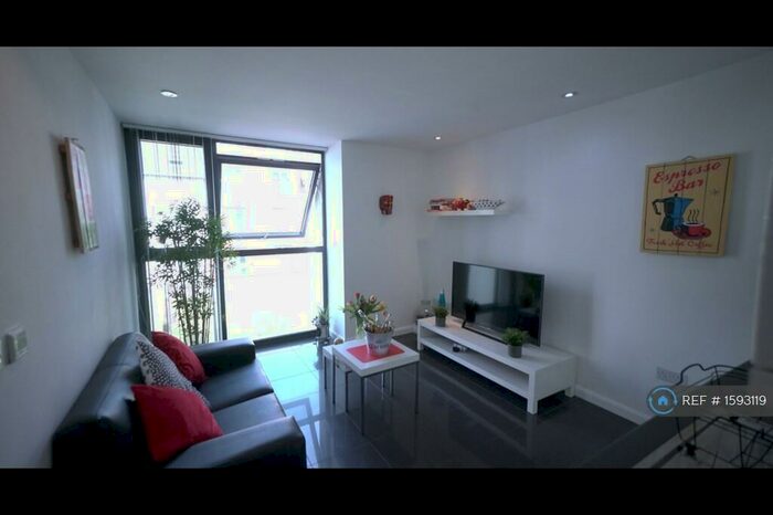 Studio To Rent In Richmond Road, Cardiff, CF24