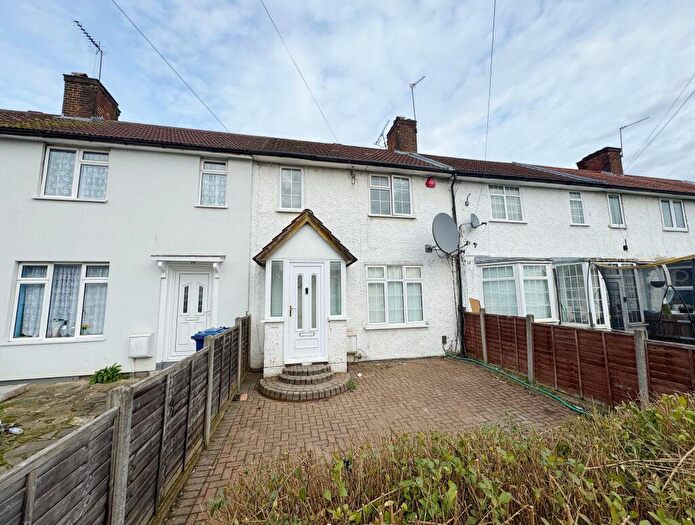 3 Bedroom Terraced House To Rent In Dryfield Road, Edgware, HA8