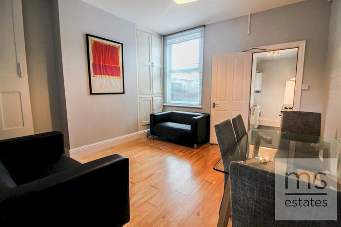 4 Bedroom End Terrace House To Rent In Ednaston Road, Dunkirk, Nottingham, NG7