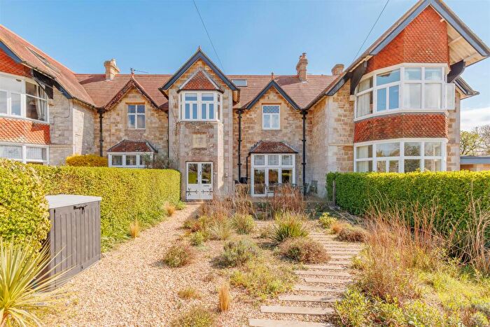 4 Bedroom Terraced House For Sale In Part Of An Impressive Historic House - Woodvale Road, Cowes, PO31