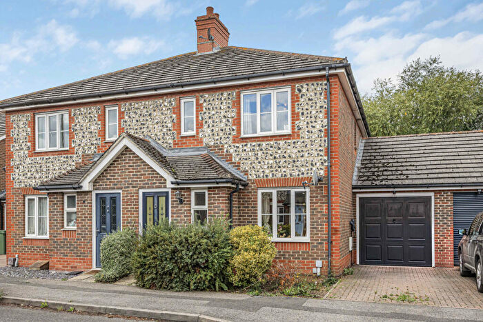 3 Bedroom Semi-Detached House For Sale In Bowmont Water, Didcot, OX11