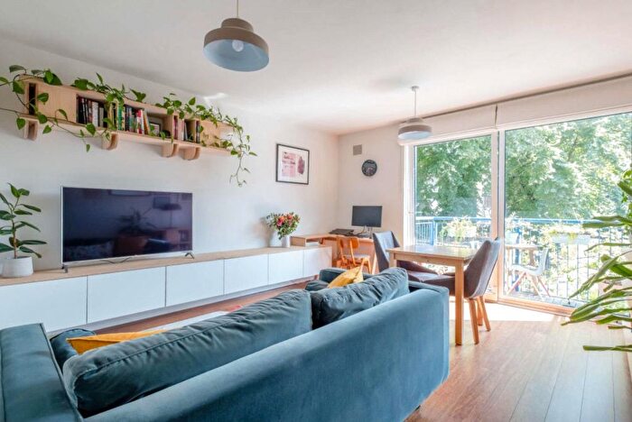 1 Bedroom Flat To Rent In Thorburn Square, London, SE1