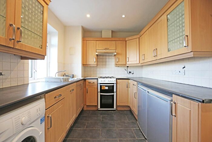 3 Bedroom Flat To Rent In Padnall Court, Padnall Road, Romford, RM6