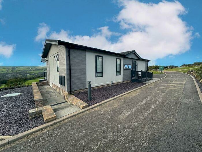 2 Bedroom Detached Bungalow For Sale In Ladstone Park, Norland, HX6