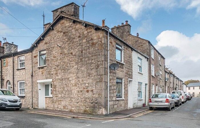 2 Bedroom End Of Terrace House For Sale In Union Street, Kendal, Cumbria, LA9