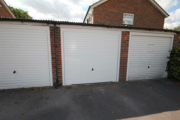 Garage / Parking To Rent In Garage, Fieldway, Lindfield, RH16