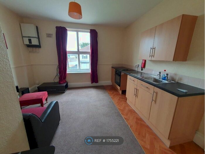 1 Bedroom Flat To Rent In Heneage Road, Grimsby, DN32