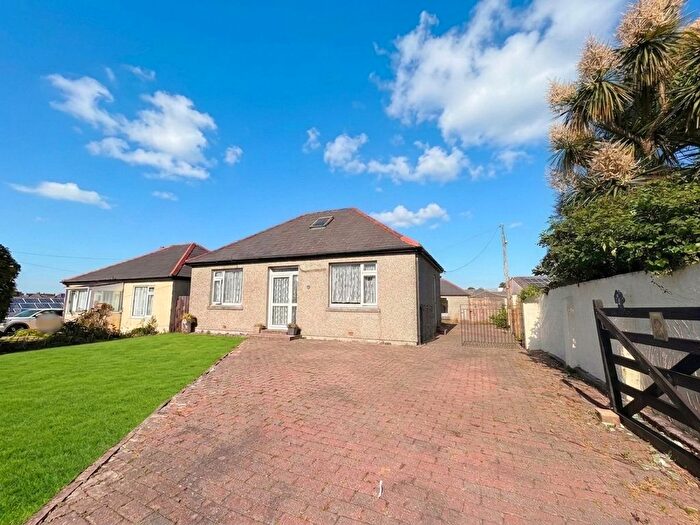 2 Bedroom Detached Bungalow For Sale In Station Road, Pool, TR15