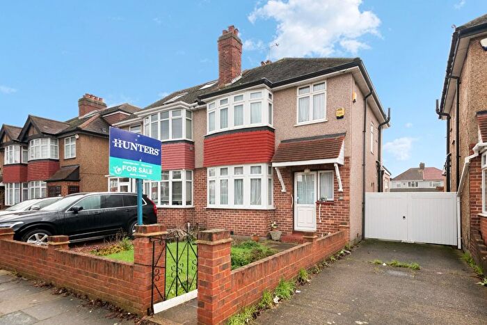 3 Bedroom Semi Detached House For Sale In Stirling Road, Hayes, UB3