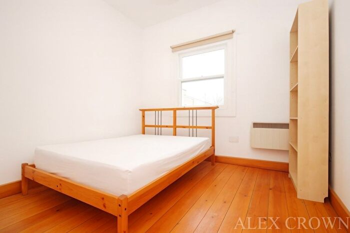 3 Bedroom Flat To Rent In Stoke Newington Church Street, Stoke Newington, N16