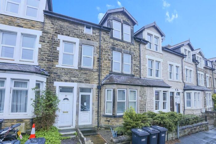 1 Bedroom Apartment To Rent In Dragon Road, Harrogate, HG1