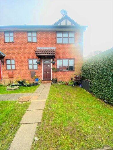 1 Bedroom Terraced House To Rent In St Andrews Terrace, Watford WD19