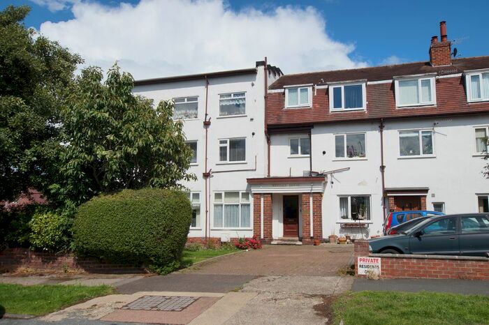 2 Bedroom Flat To Rent In Weydale Avenue, Scarborough, YO12