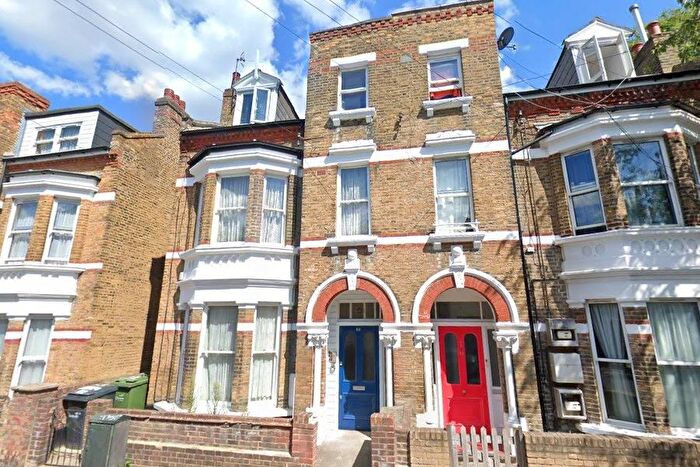 2 Bedroom Flat To Rent In Arlingford Road, London, SW2