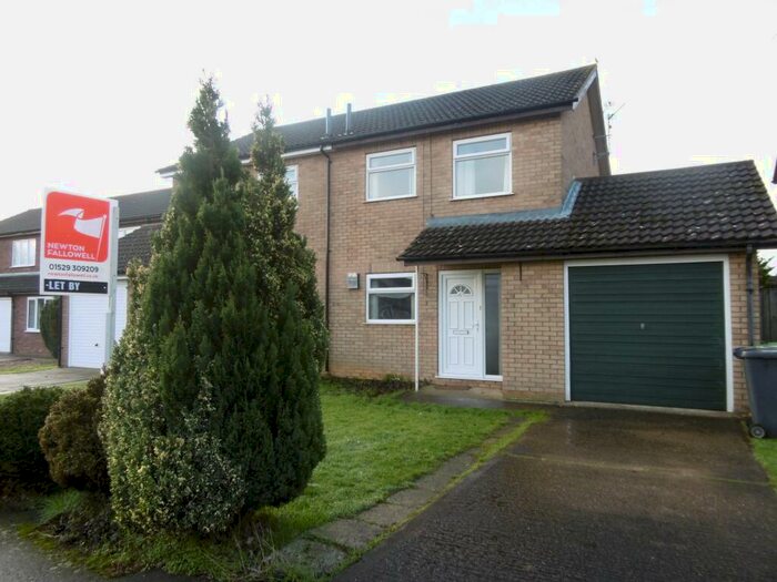 3 Bedroom Semi-Detached House To Rent In Southfields, Sleaford, NG34