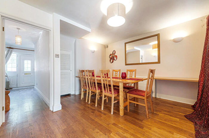 5 Bedroom Detached House For Sale In Denmark Avenue, Woodley, Reading, RG5
