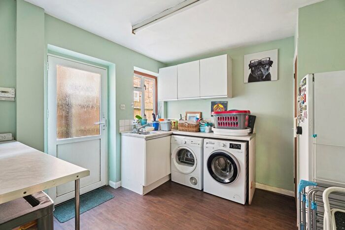 4 Bedroom Detached House For Sale In Amersham Road, Chalfont St Peter, SL9