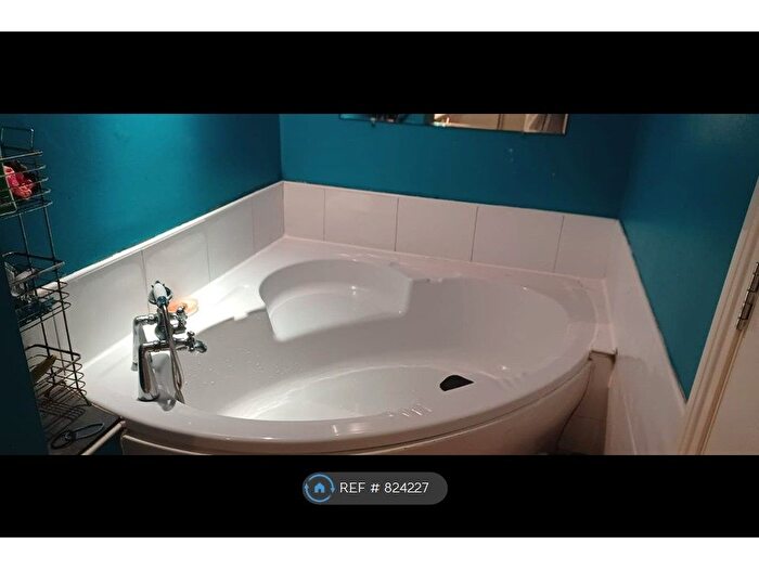 4 Bedroom Terraced House To Rent In Craigmount Brae, Edinburgh, EH12