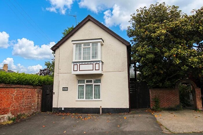 2 Bedroom Flat For Sale In Belle Vue Road, Woodruff Belle Vue Road, SP1