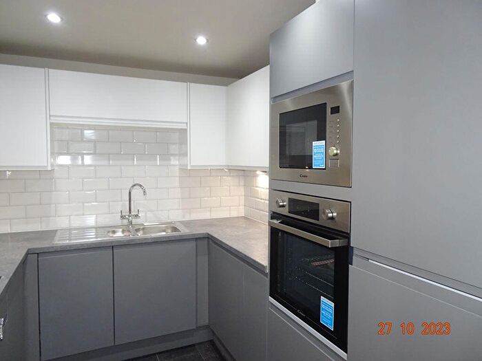 2 Bedroom Terraced House To Rent In Royal Plaza, Westfield Terrace, S1