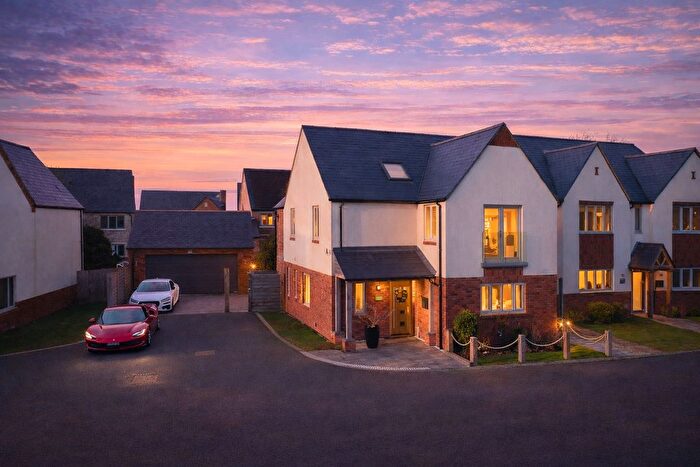 4 Bedroom Detached House For Sale In Lighthorne Village, Warwick, Double Garage / Gym, CV35