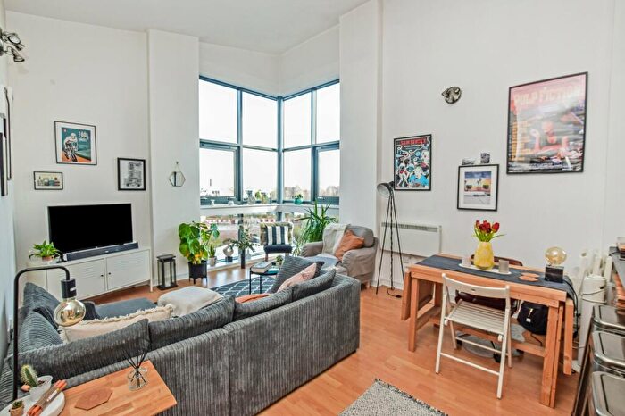 2 Bedroom Flat To Rent In Lincoln Gate, Red Bank, Green Quarter, Manchester, M4