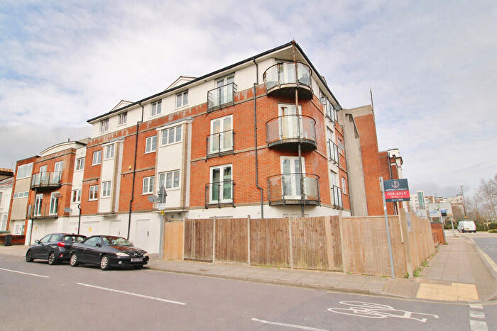 2 Bedroom Flat For Sale In Montgomerie Road, Southsea, PO5