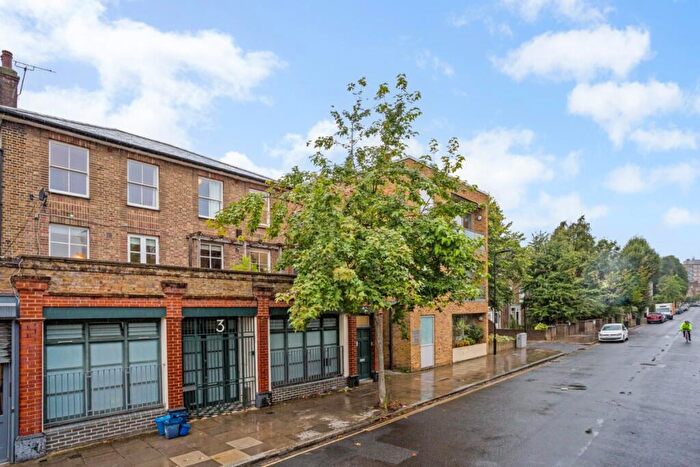 2 Bedroom Flat To Rent In Ardleigh Road London, N1