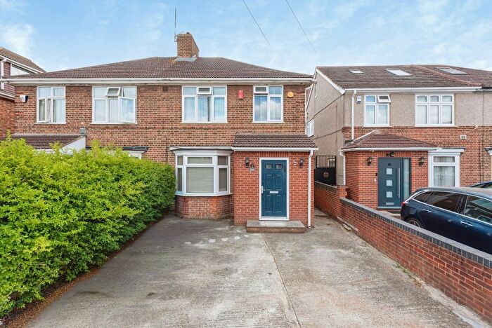 3 Bedroom Semi-Detached House To Rent In Prospect Close, Hounslow, TW3