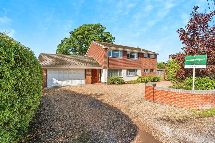 5 Bedroom Detached House For Sale In Main Road, Dibden, Southampton, Hampshire, SO45