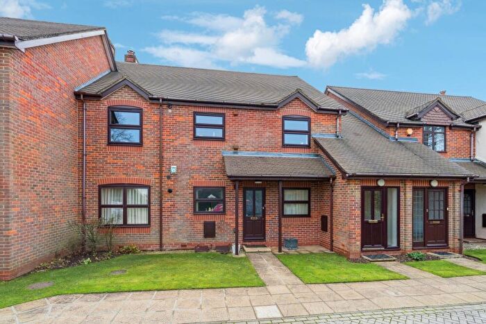 2 Bedroom Apartment For Sale In Laurel Court, Amersham, HP6