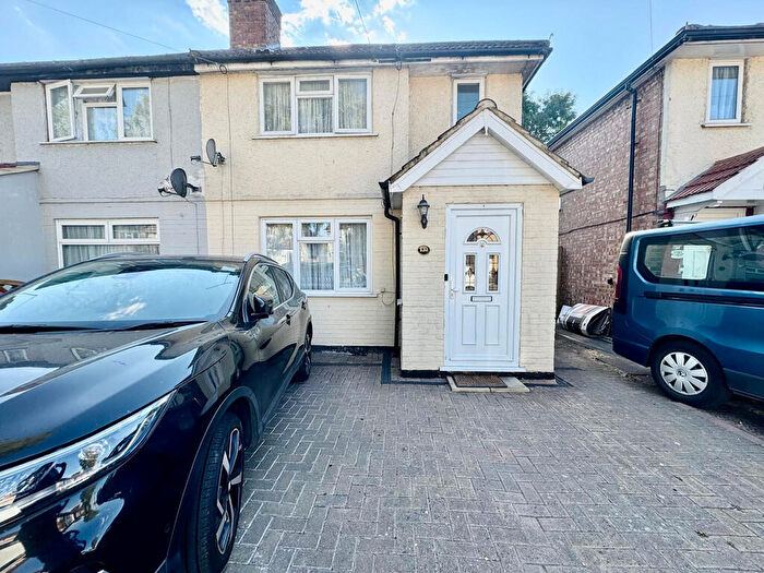 4 Bedroom Semi-Detached House To Rent In Hampden Road, Harrow, HA3