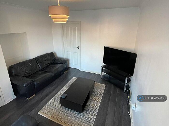 4 Bedroom Semi-Detached House To Rent In Cunningham Road, Norwich, NR5