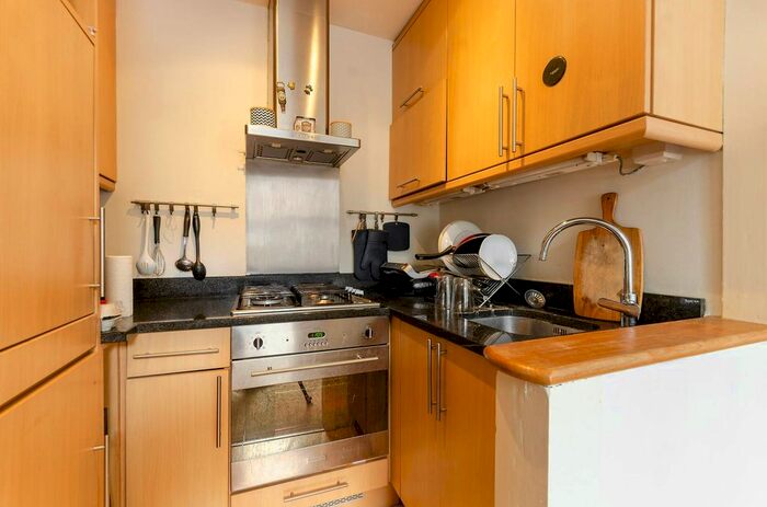 1 Bedroom Flat To Rent In Netherwood Road, Brook Green, London, W14
